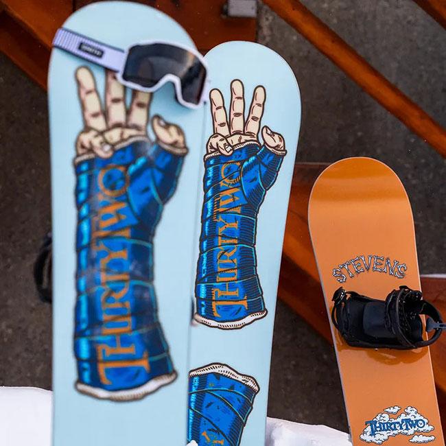 限定モデル サーティーツー THIRTYTWO ミドルアース スティーブンス